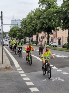 Read more about the article Fahrrad AG testet Radweg auf der Schillerstraße