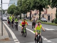 Fahrrad AG testet Radweg auf der Schillerstraße