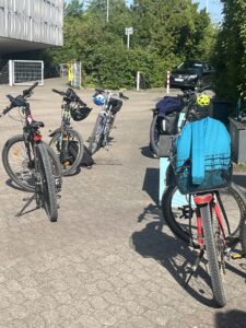 Mehr über den Artikel erfahren Viele Wege – Zwei Räder 