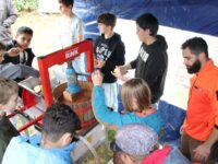 Gemeinsam über 350 kg Äpfel geerntet